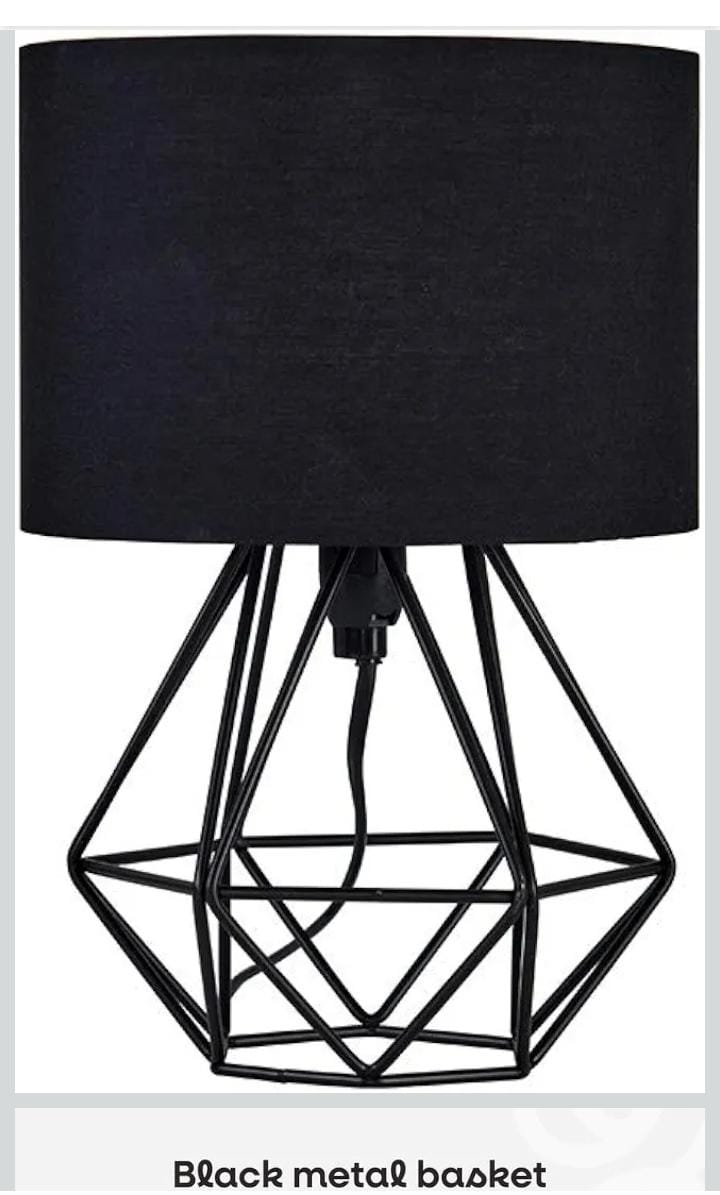 Black metal basket table lamp