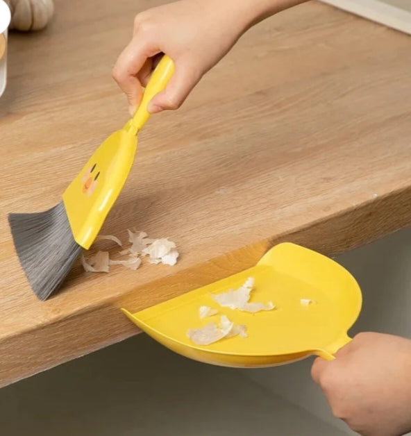 Dust pan and brush